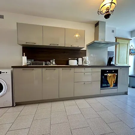 Holiday home Maison Spacieuse A Saint-georges-d'oleron, 7 Couchages, Proche Commerces, Jardin Et Barbecue - Fr-1-246a-328
